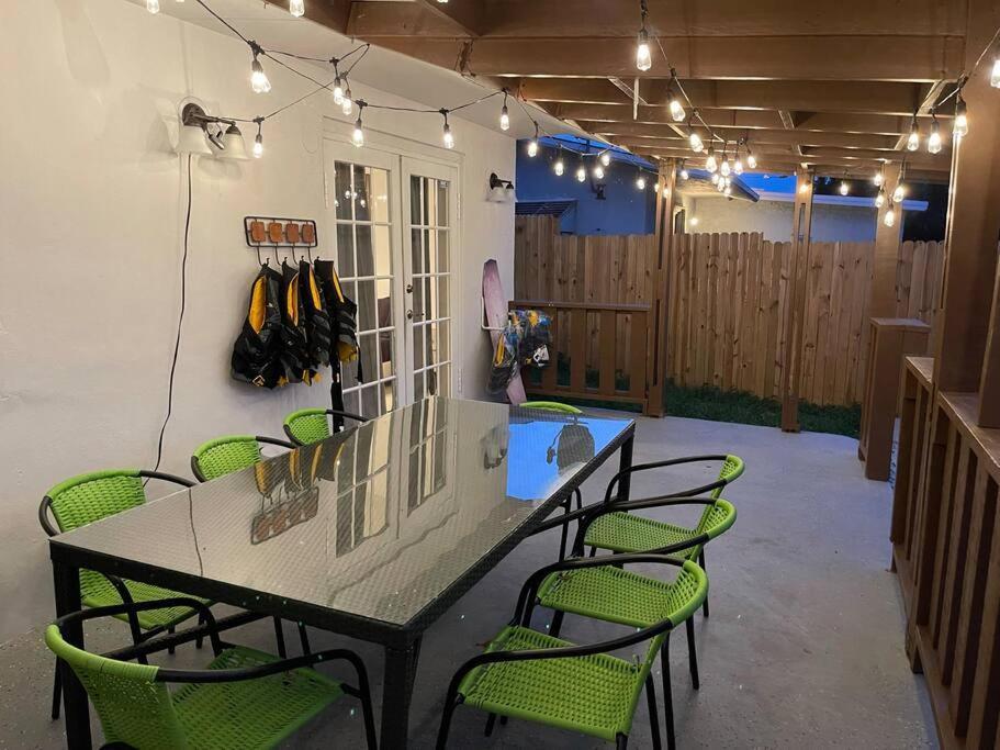 Supervilla - Lakefront - Sunsets, Kayaks, Grill Fort Lauderdale Exterior photo